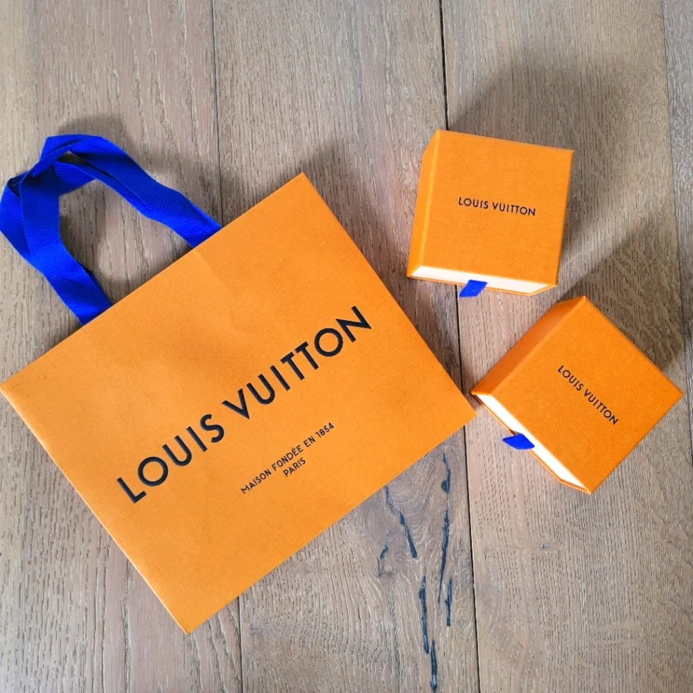 π― AUTHENTIC β¨οΈ Louis Vuitton Empty MINI Gift Boxes and Ribbon Set π - Picture 1 of 13